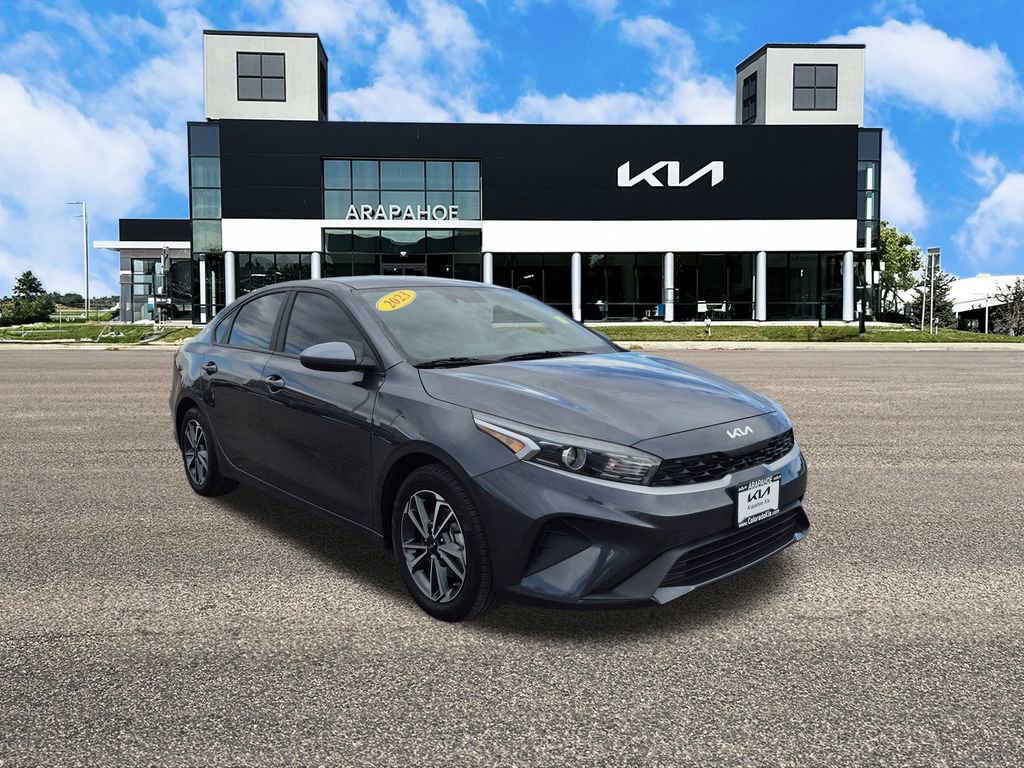 Used 2023 Kia Forte LXS image 2