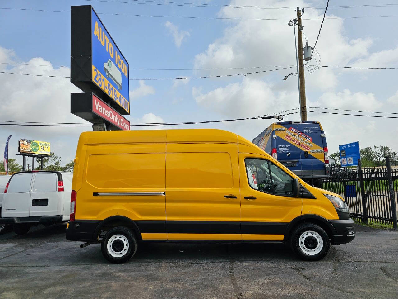 Used 2020 Ford Transit 250 250 3dr LWB High Roof Cargo Va w/ Load Area Protection Package image 3