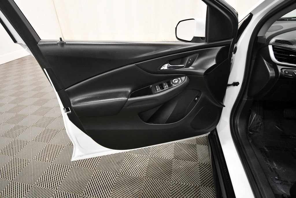 Used 2018 Chevrolet Volt LT FWD image 13