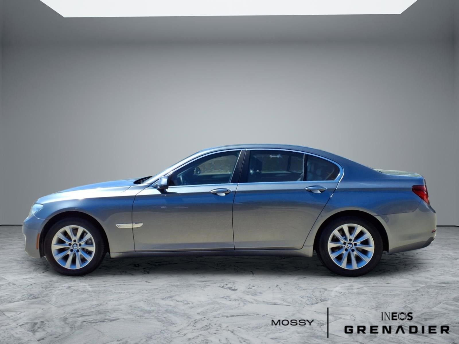 Used 2013 BMW 740i RWD image 5