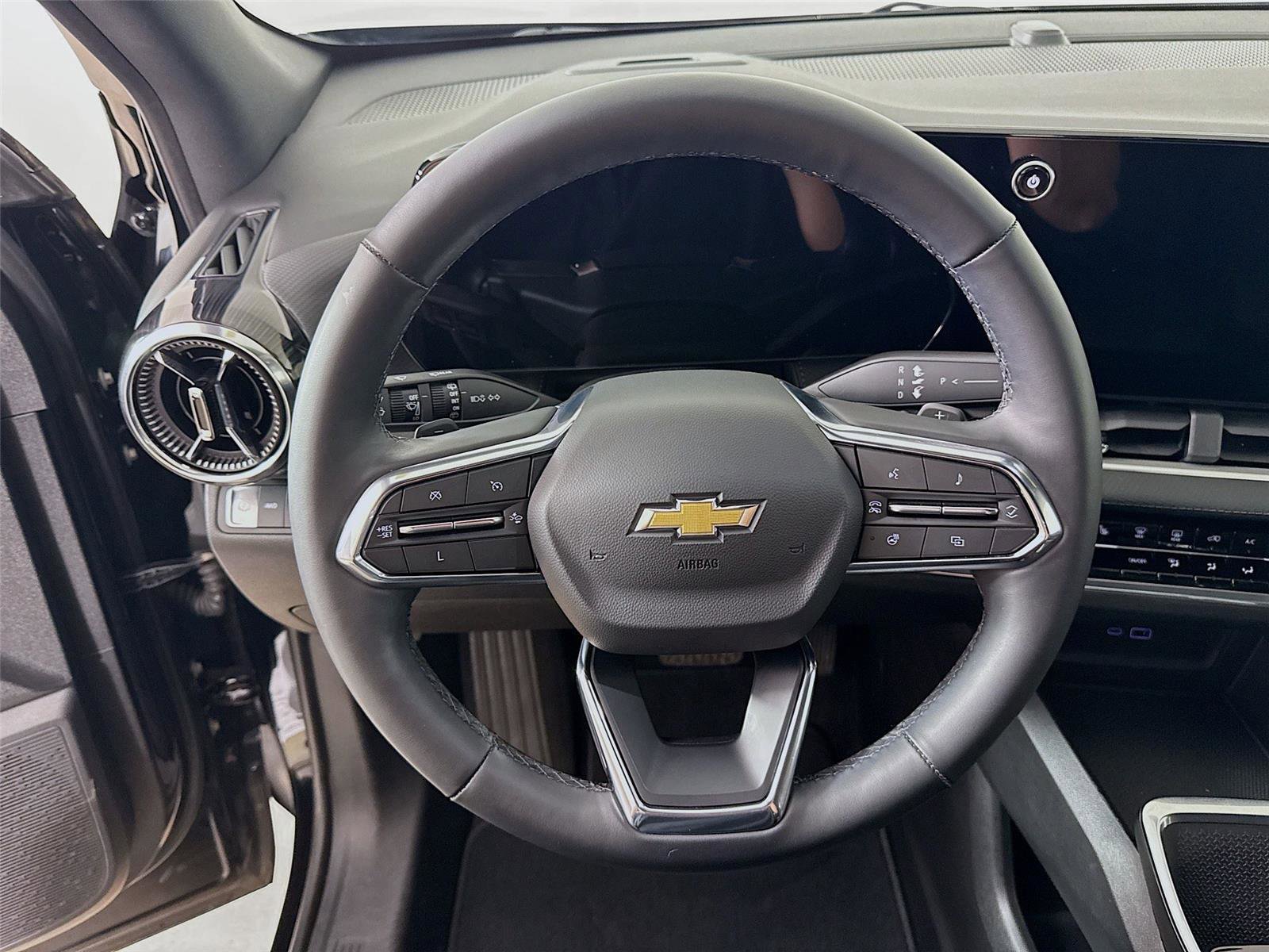 Used 2025 Chevrolet Equinox LT AWD/4WD image 18