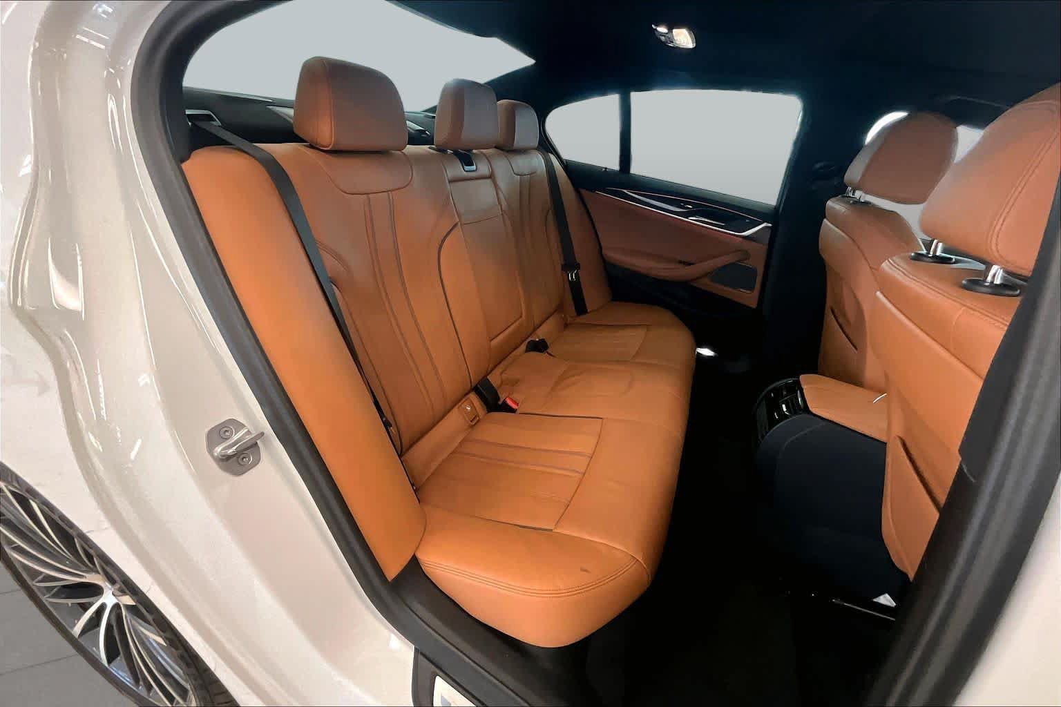 Used 2023 BMW 530i w/ Premium Package RWD image 18