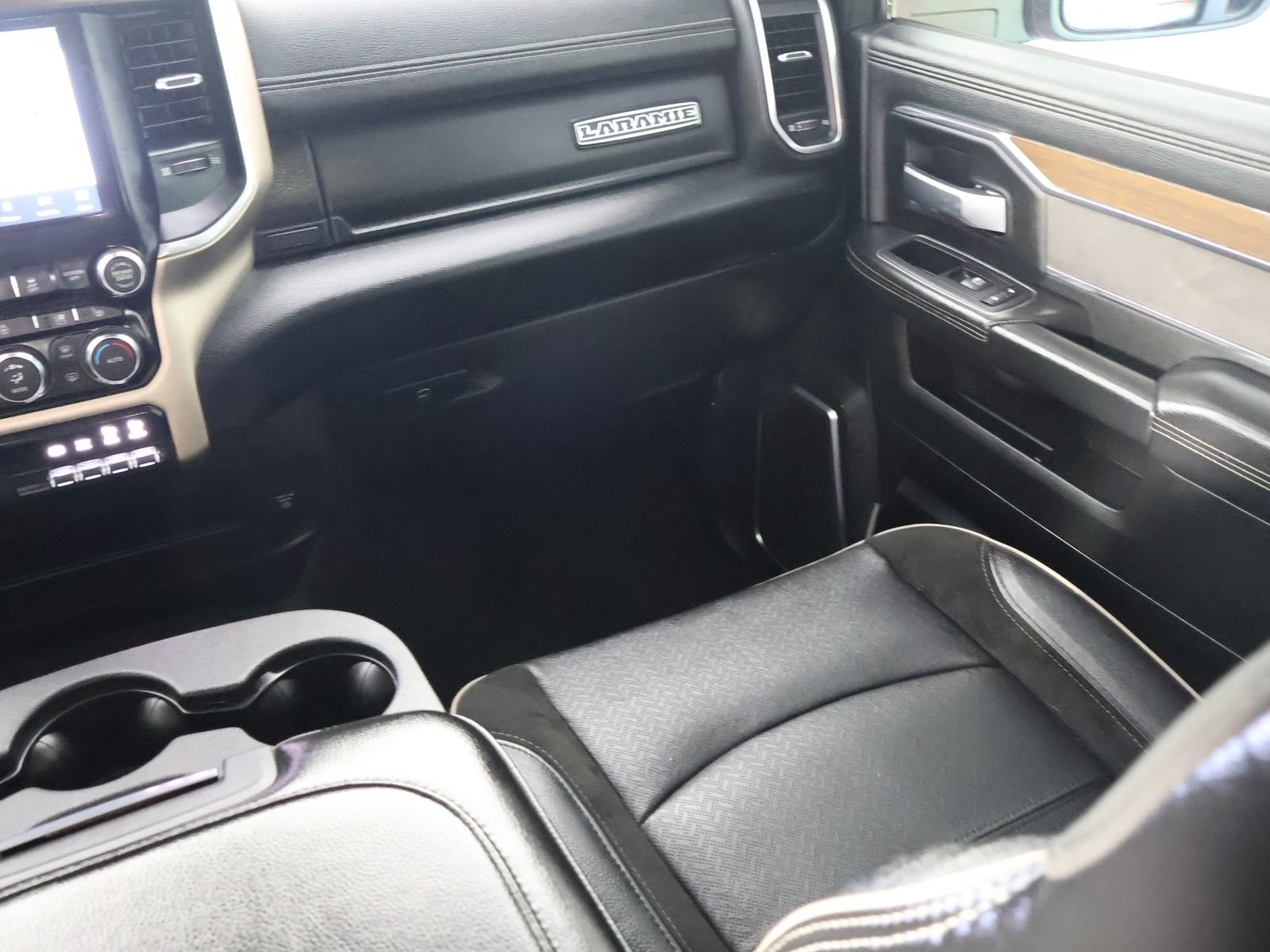 Used 2024 RAM 2500 Laramie w/ Safety Group AWD/4WD image 32