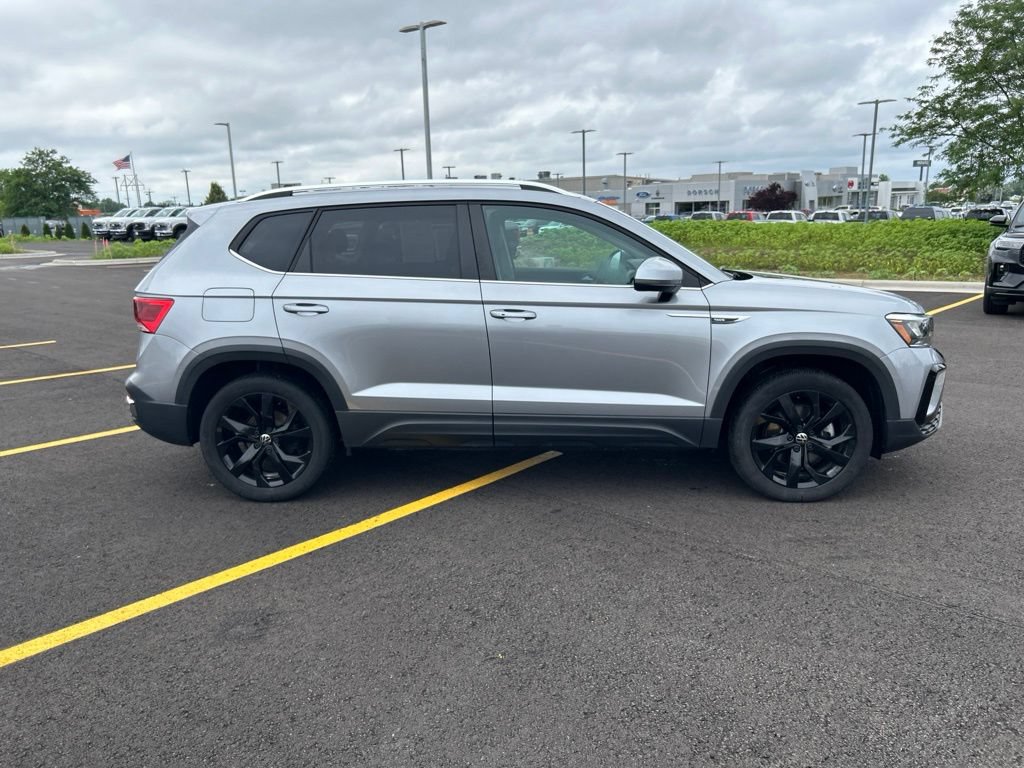 Used 2022 Volkswagen Taos SE AWD/4WD image 6