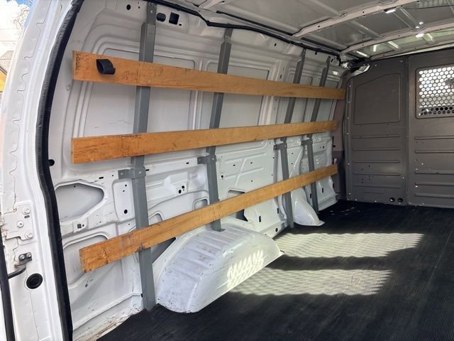 Used 2014 Ford E-250 and Econoline 250 w/ Power Group image 31
