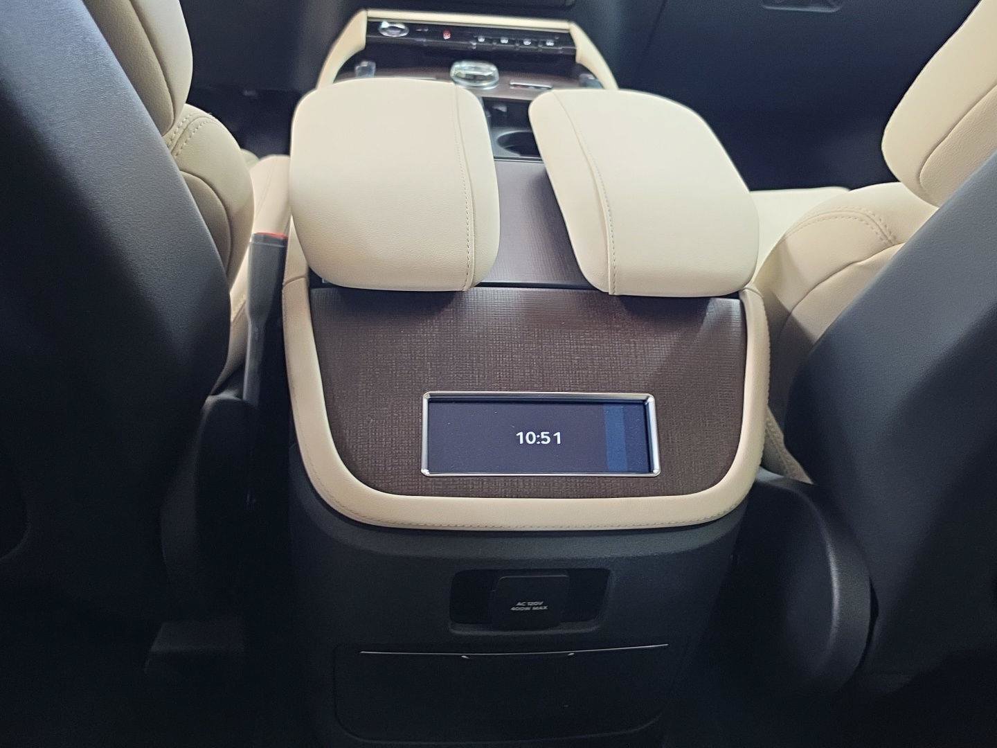 New 2027 Lincoln Navigator L Premier AWD/4WD image 14