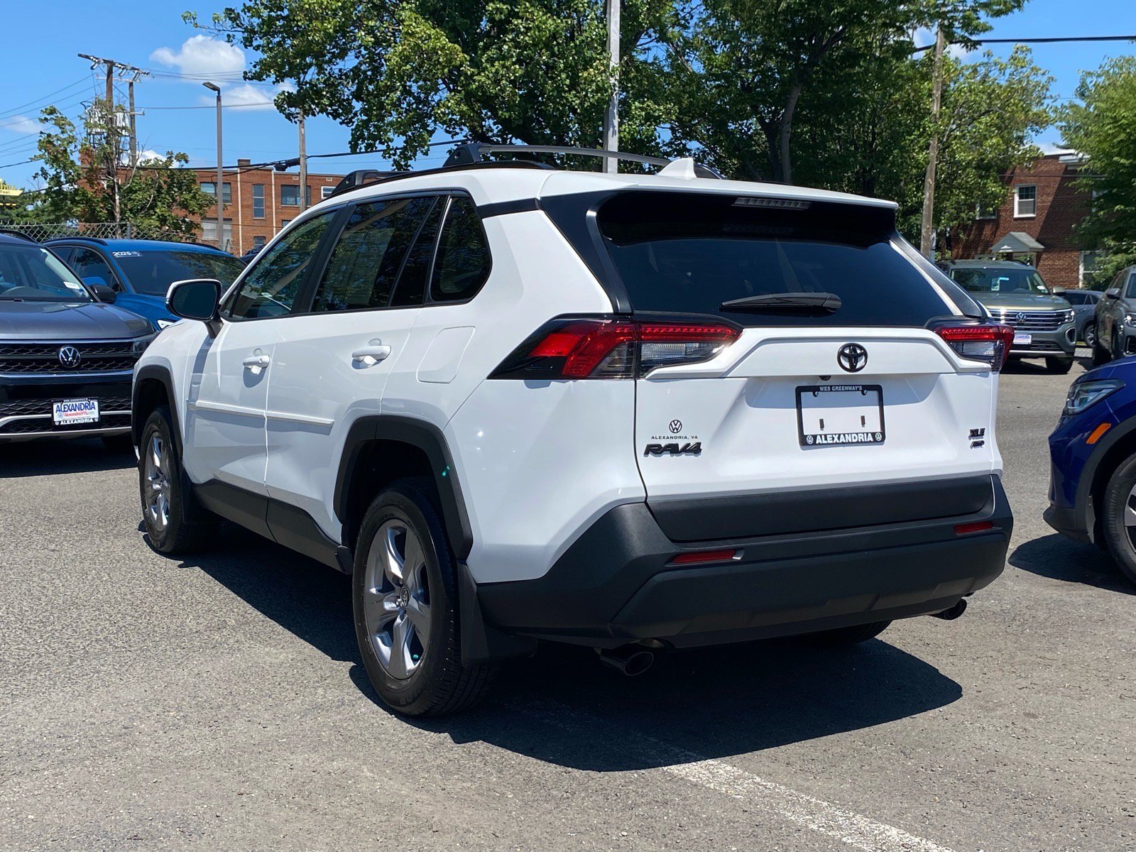 Used 2024 Toyota RAV4 XLE w/ Convenience Package AWD/4WD image 5