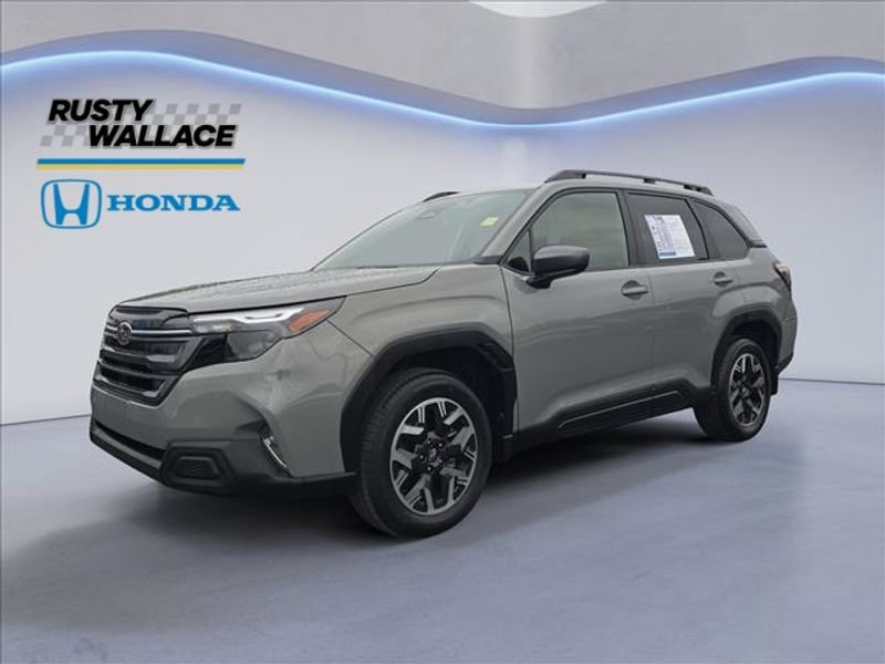 Used 2025 Subaru Forester Premium w/ Convenience Package #1