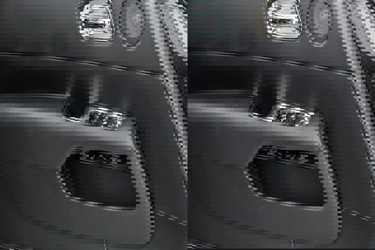 Used 2014 Rolls-Royce Wraith image 18