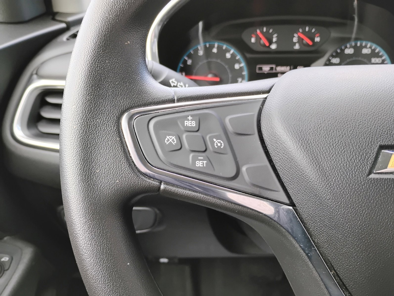 Used 2018 Chevrolet Equinox LT image 9