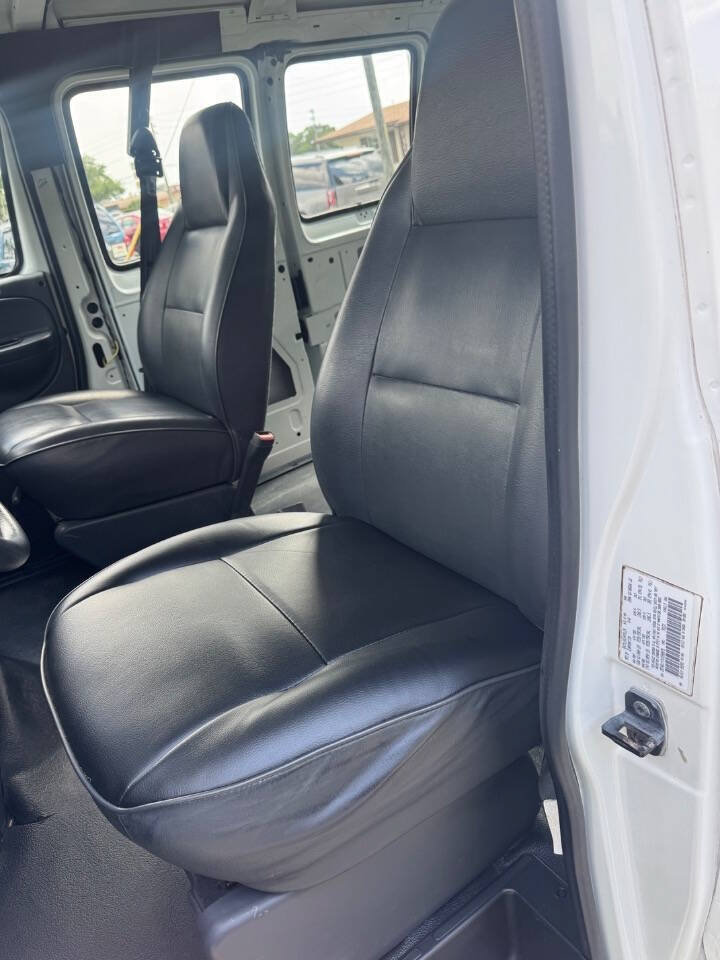 Used 2001 Dodge B1500 RWD image 13