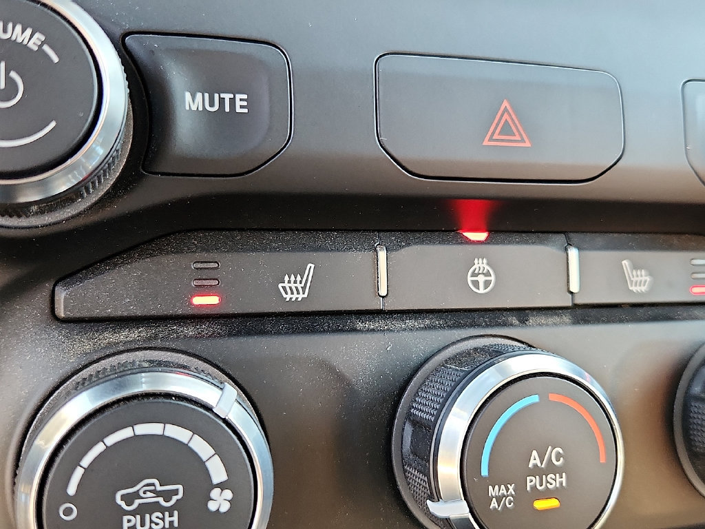 Used 2023 RAM 1500 Big Horn AWD/4WD image 25