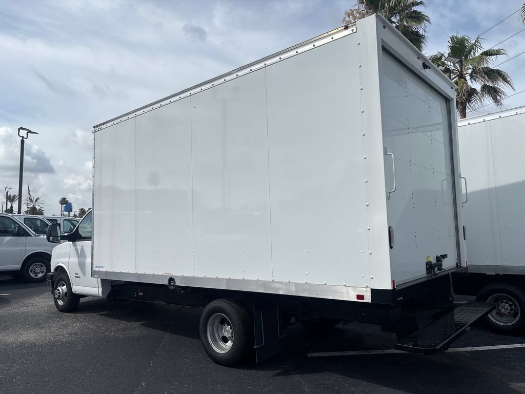 New 2025 Chevrolet Express 4500 Extended w/ Power Convenience Package RWD image 3