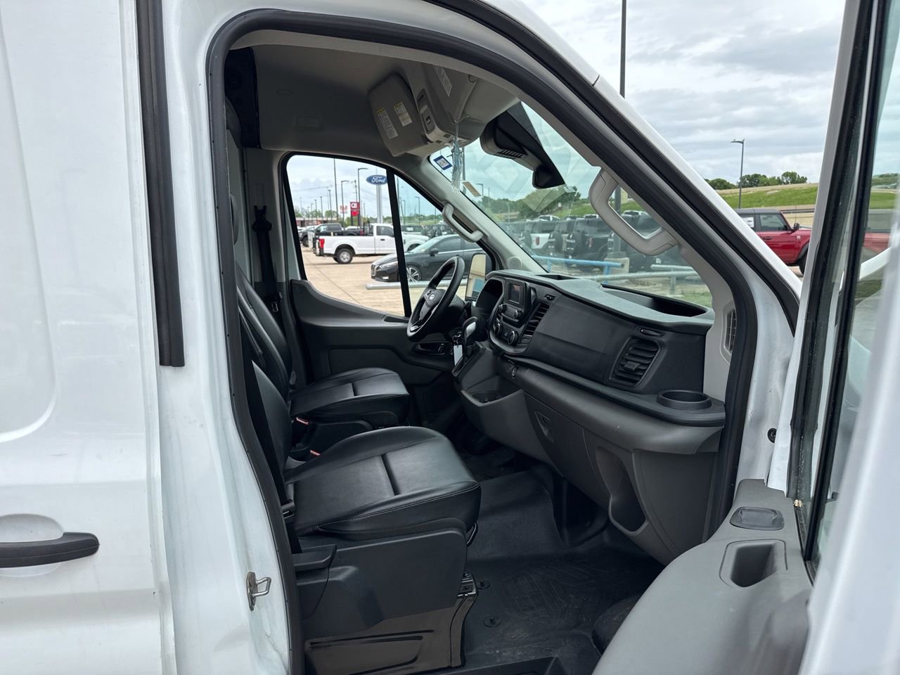Used 2023 Ford Transit 250 Medium Roof image 12