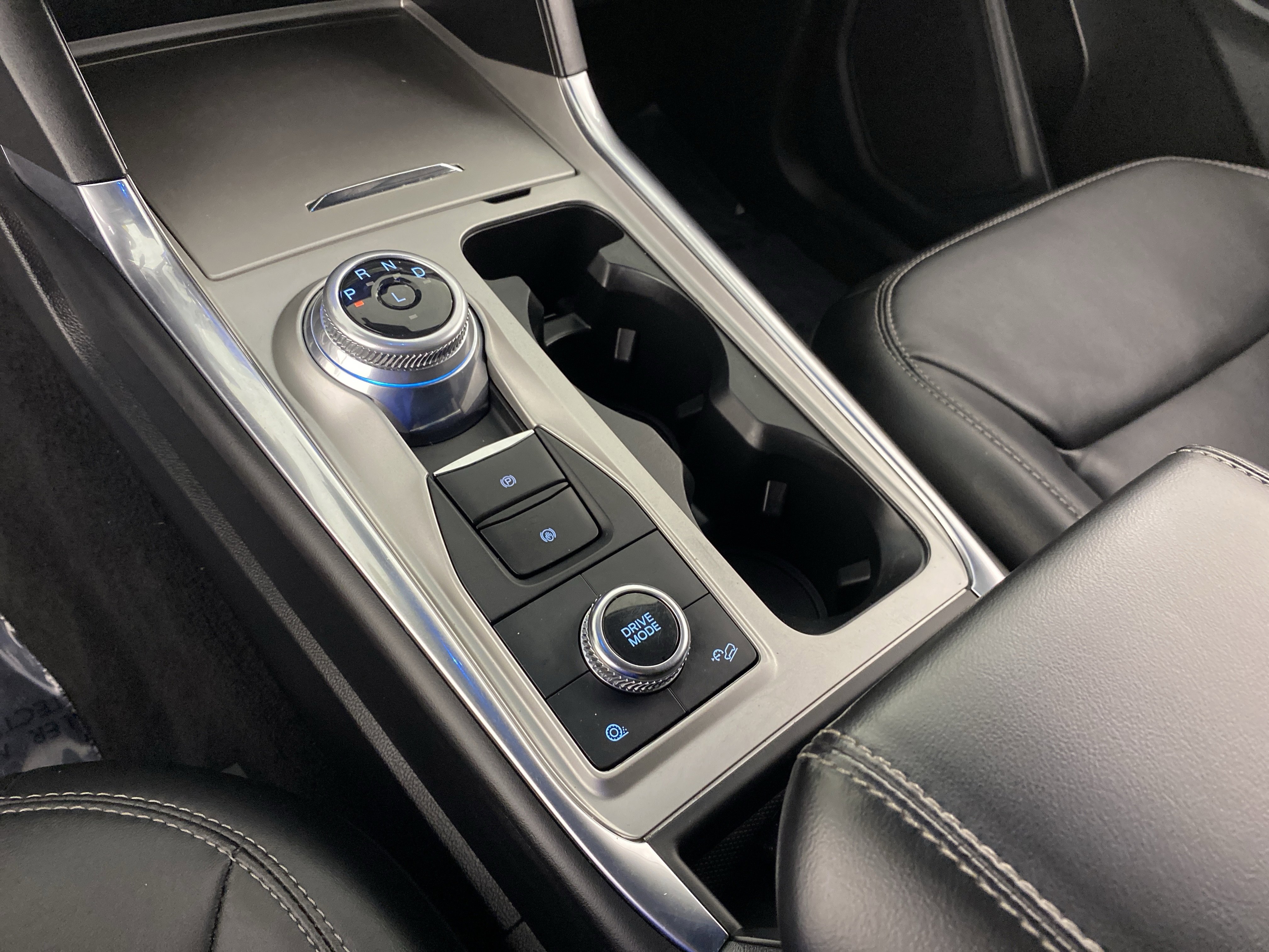 Used 2022 Ford Explorer XLT w/ Equipment Group 202A image 29