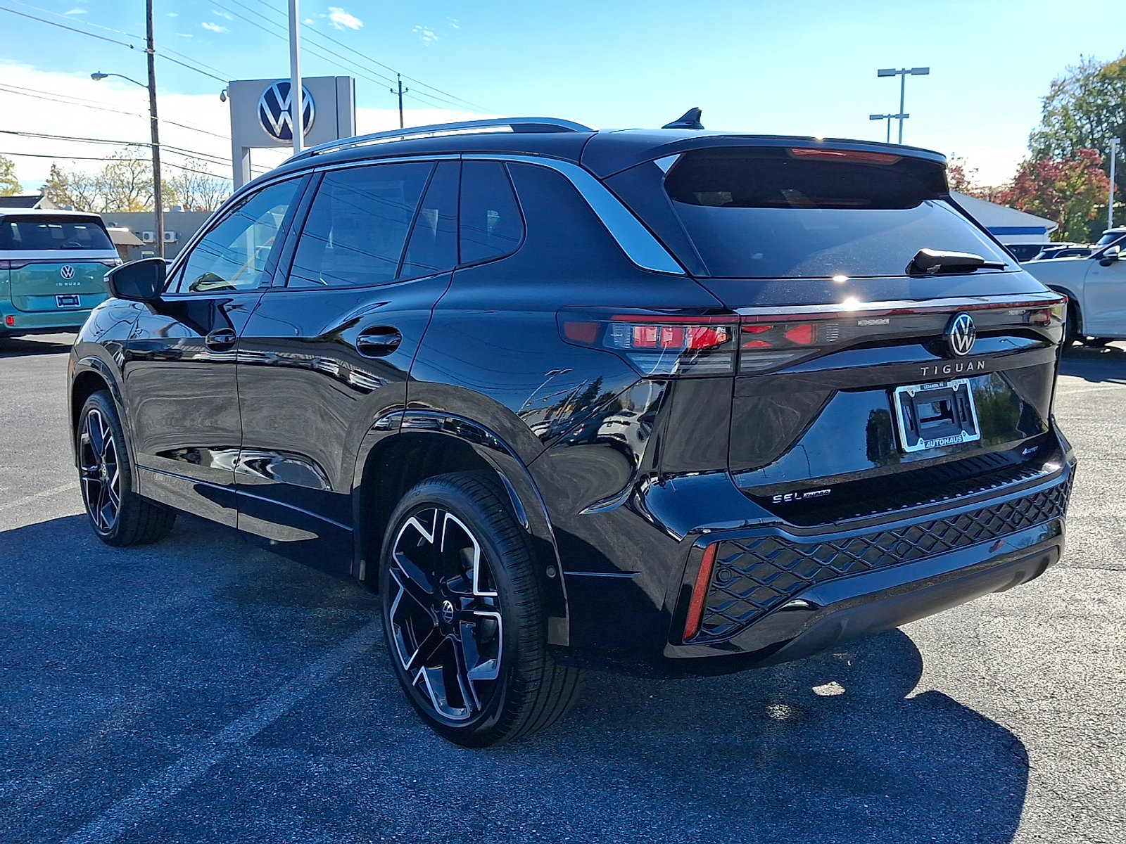 New 2026 Volkswagen Tiguan SEL R-Line image 4