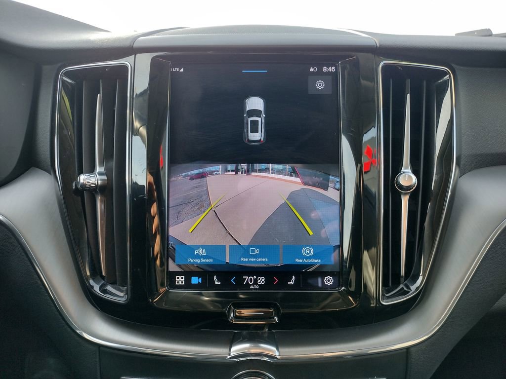 Used 2023 Volvo XC60 B5 Core image 4