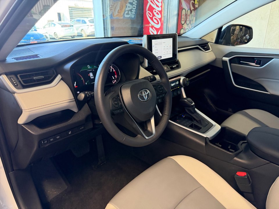 Used 2025 Toyota RAV4 XLE Premium w/ Weather Package AWD/4WD image 34