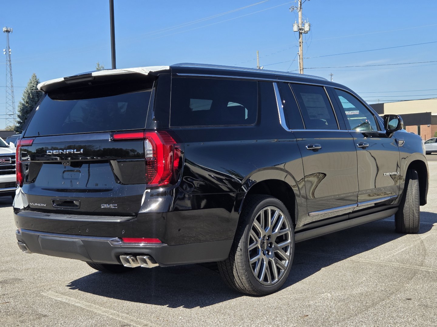 New 2026 GMC Yukon XL Denali Ultimate w/ LPO, Floor Liner Package AWD/4WD image 21