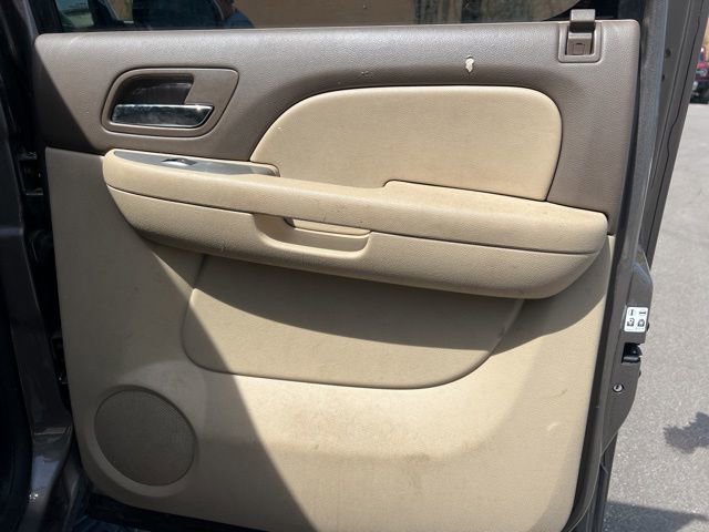 Used 2014 Chevrolet Suburban LT AWD/4WD image 13