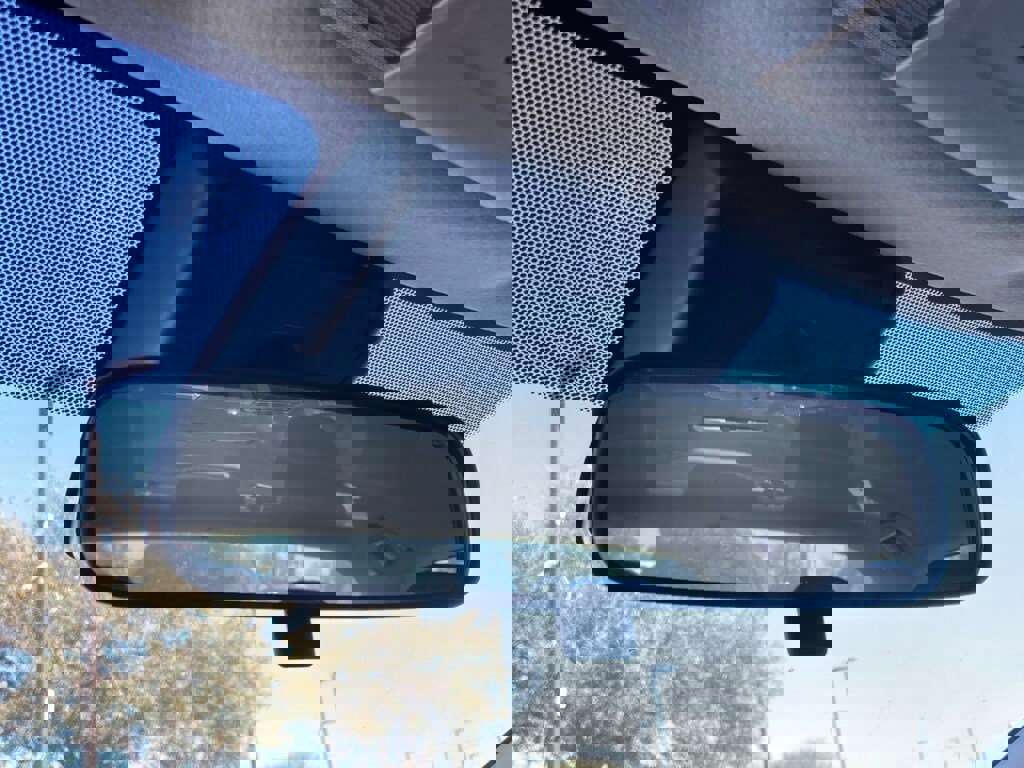 Used 2022 Toyota Corolla LE image 25