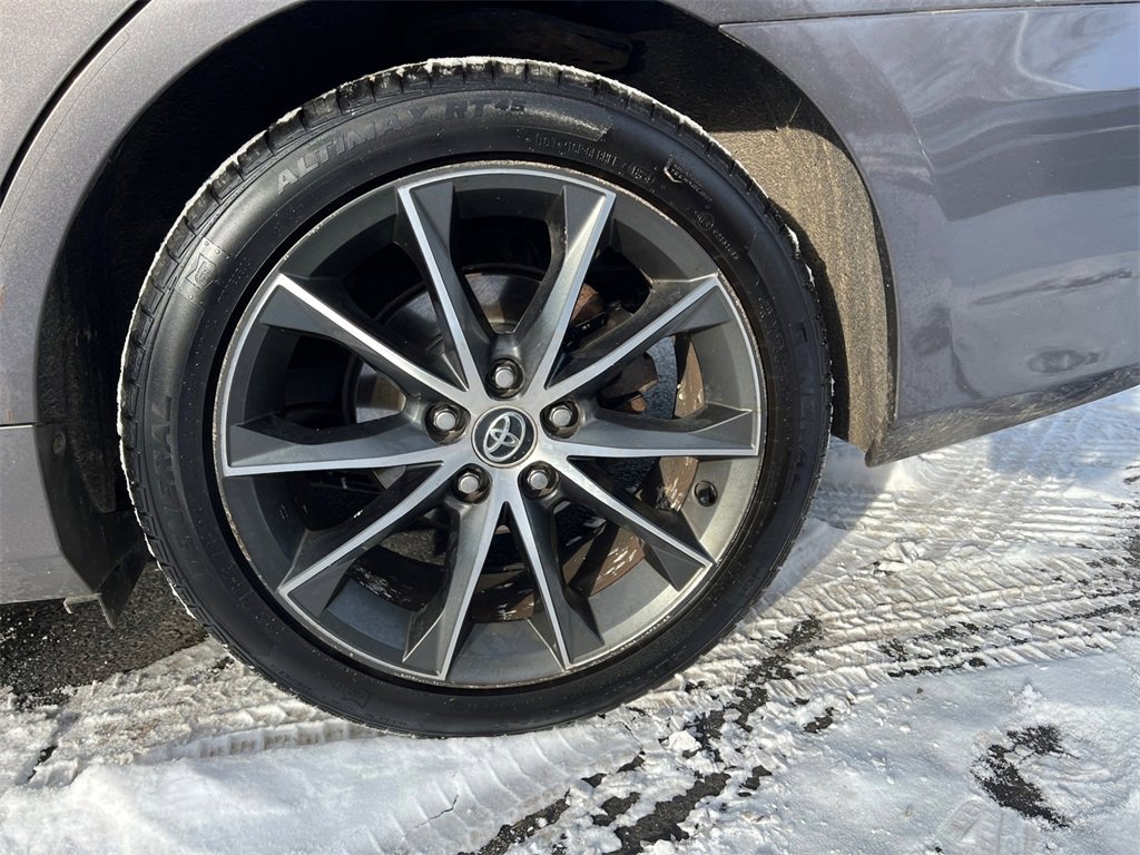 Used 2015 Toyota Camry XSE image 34