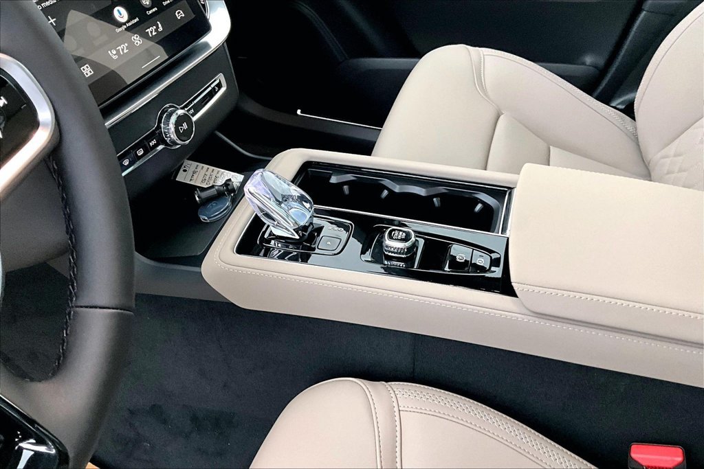 New 2026 Volvo XC90 B5 Core AWD/4WD image 25