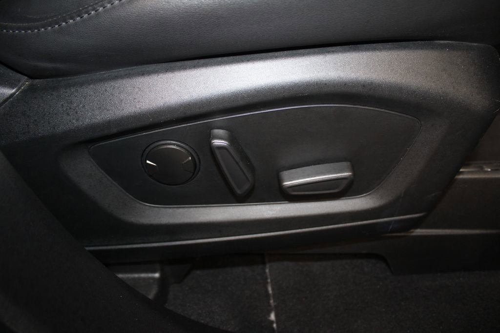 Used 2022 Ford Explorer XLT w/ Equipment Group 202A image 32