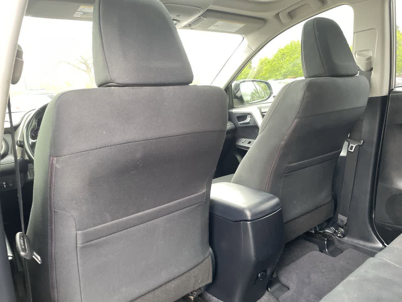 Used 2018 Toyota RAV4 XLE FWD image 19