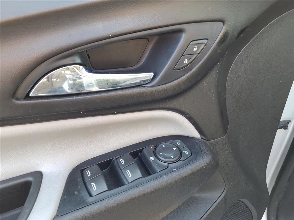 Used 2019 Chevrolet Equinox LS w/ LS Convenience Package image 17