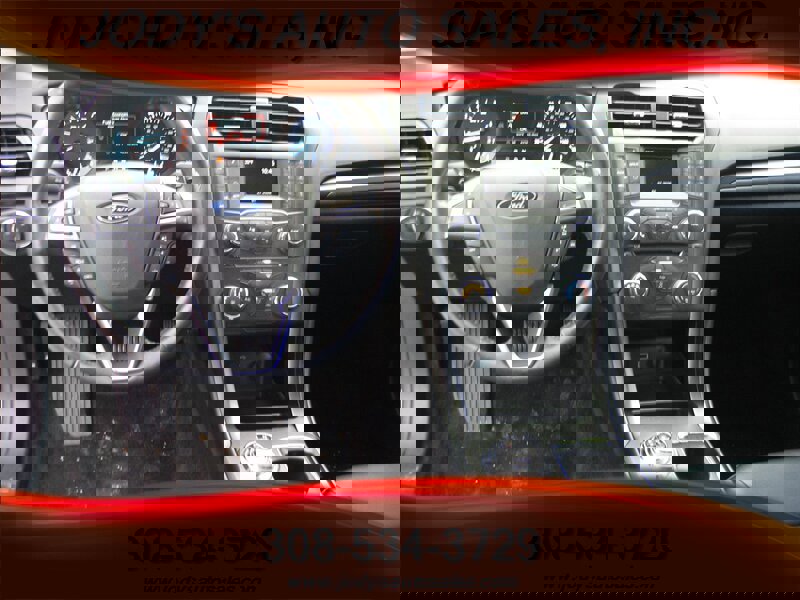 Used 2018 Ford Fusion SE w/ Equipment Group 201A image 6