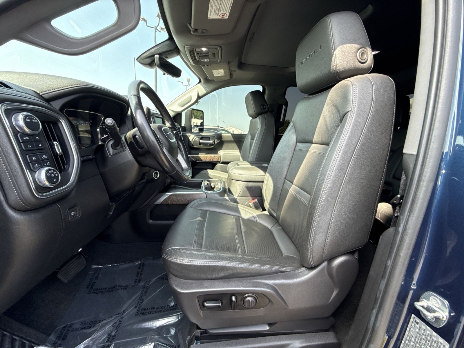 Used 2021 GMC Sierra 3500 Denali w/ Denali Ultimate Package AWD/4WD image 13