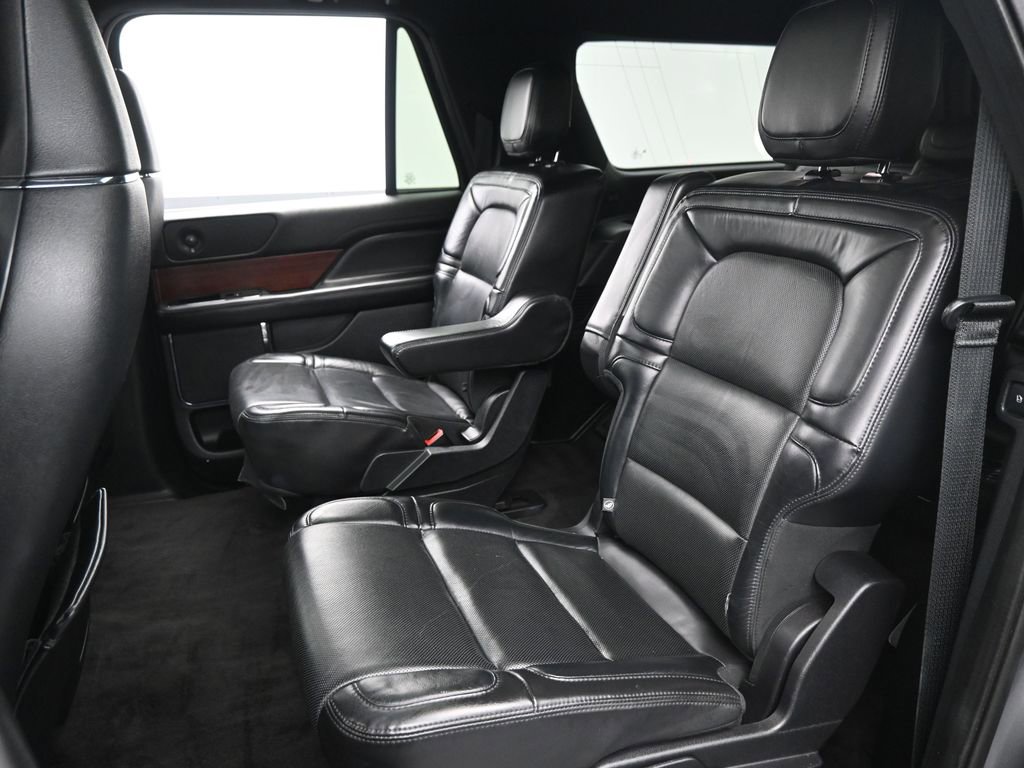 Used 2021 Lincoln Navigator L Reserve image 28
