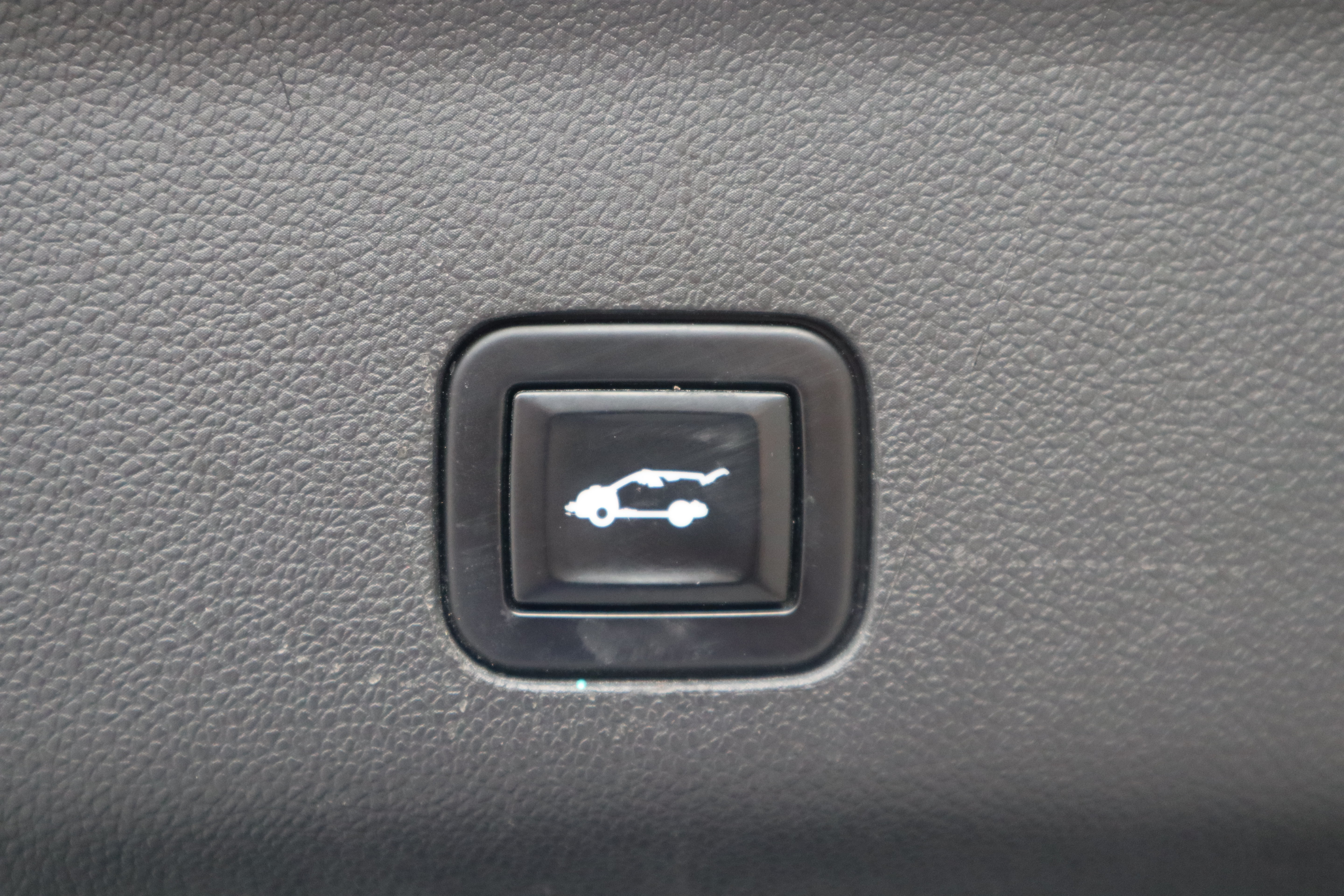 Used 2021 Chevrolet Tahoe Z71 AWD/4WD image 32