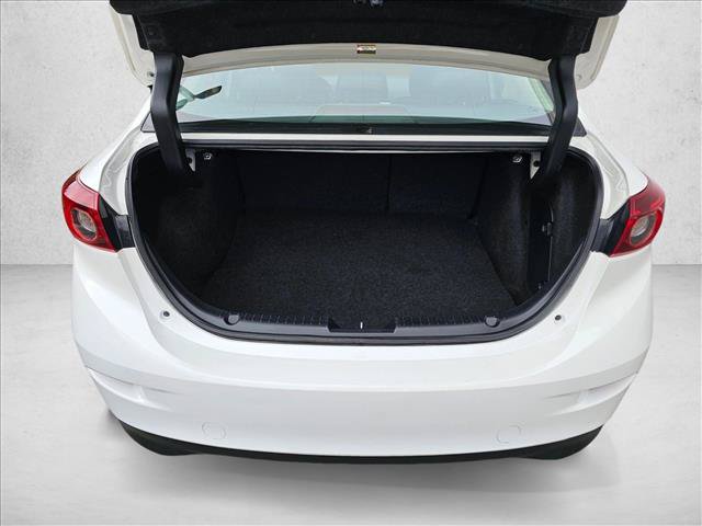 Used 2018 MAZDA MAZDA3 Touring FWD image 10