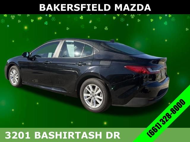 Used 2025 Toyota Camry LE image 3