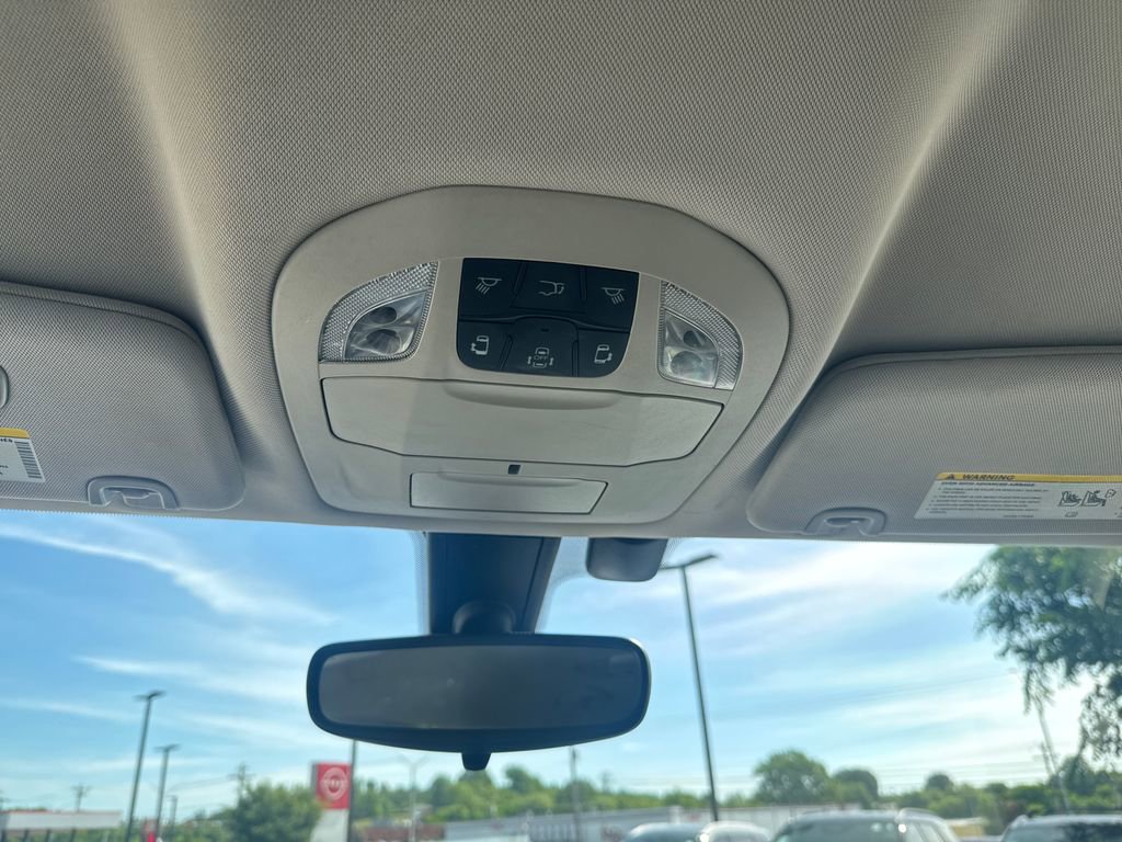 Used 2018 Chrysler Pacifica Touring Plus w/ Tire & Wheel Group FWD image 45