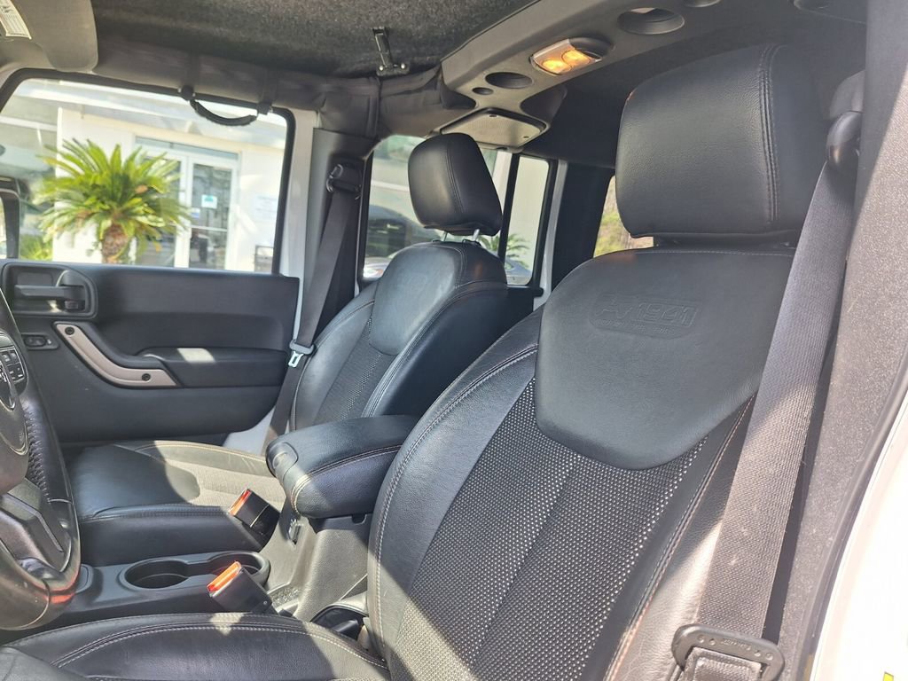 Used 2016 Jeep Wrangler Unlimited Sahara image 11