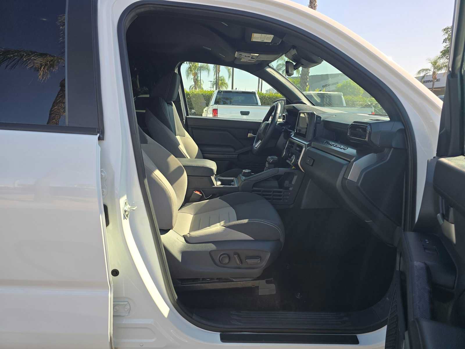 Used 2024 Toyota Tacoma TRD Off-Road w/ TRD Off Road Upgrade Package AWD/4WD image 10