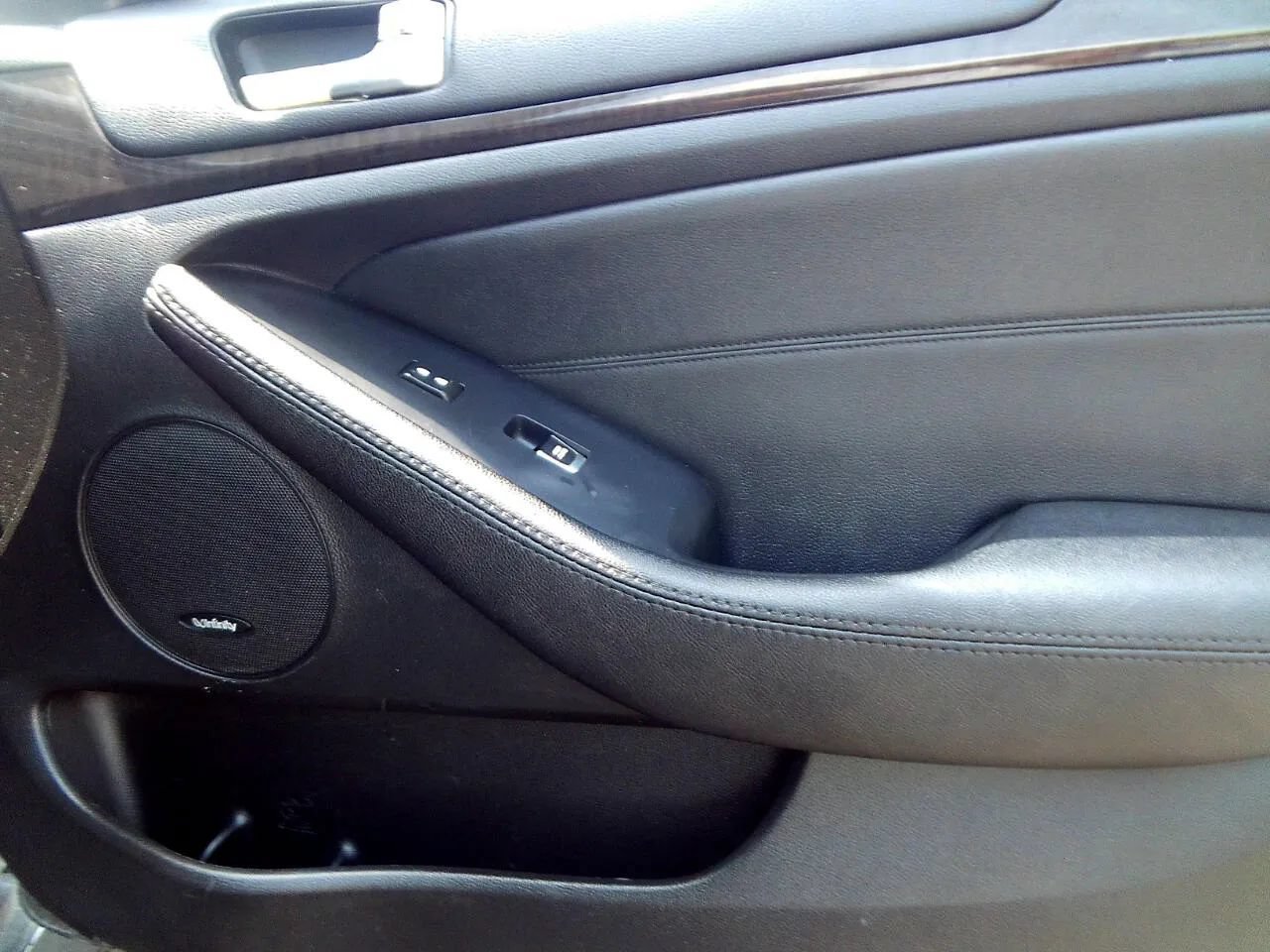 Used 2015 Kia Cadenza Premium FWD image 31
