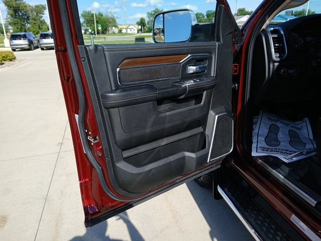 Used 2022 RAM 3500 Laramie w/ Chrome Appearance Group AWD/4WD image 9