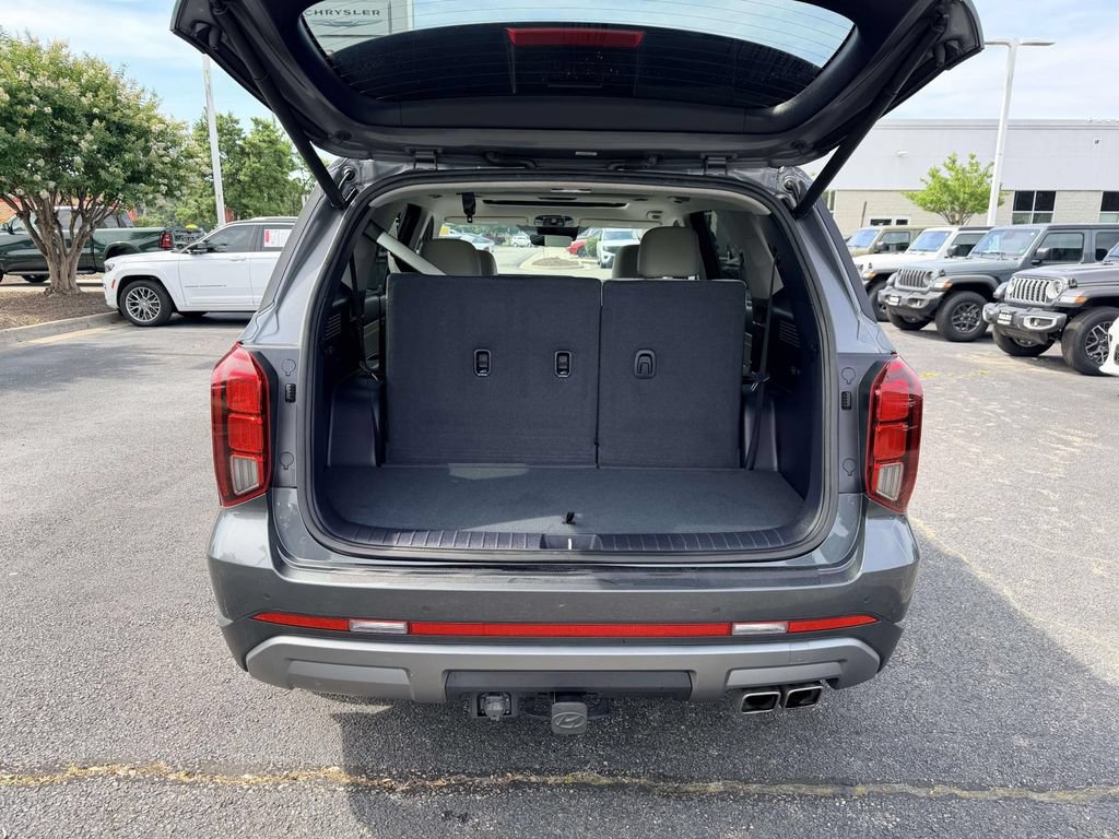 Used 2024 Hyundai Palisade Limited FWD image 11