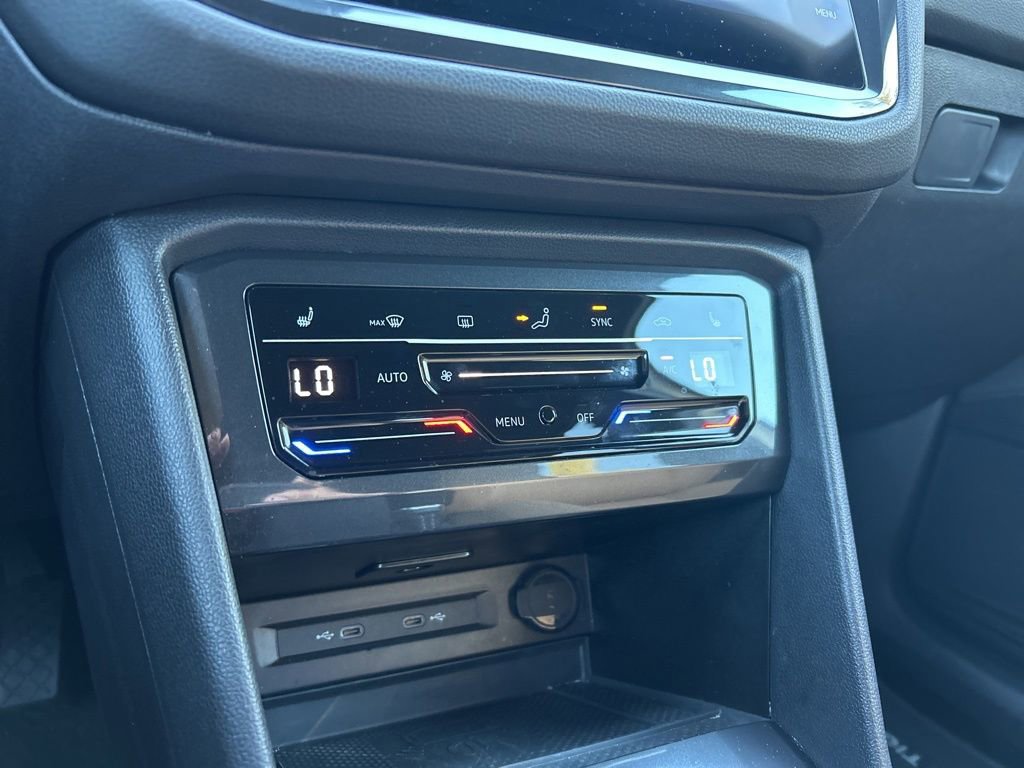 Used 2024 Volkswagen Tiguan SE image 36