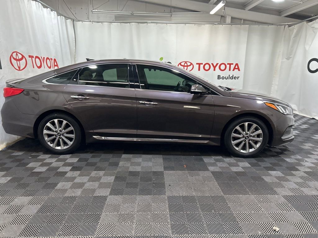 Used 2016 Hyundai Sonata Limited w/ Option Group 04 image 10