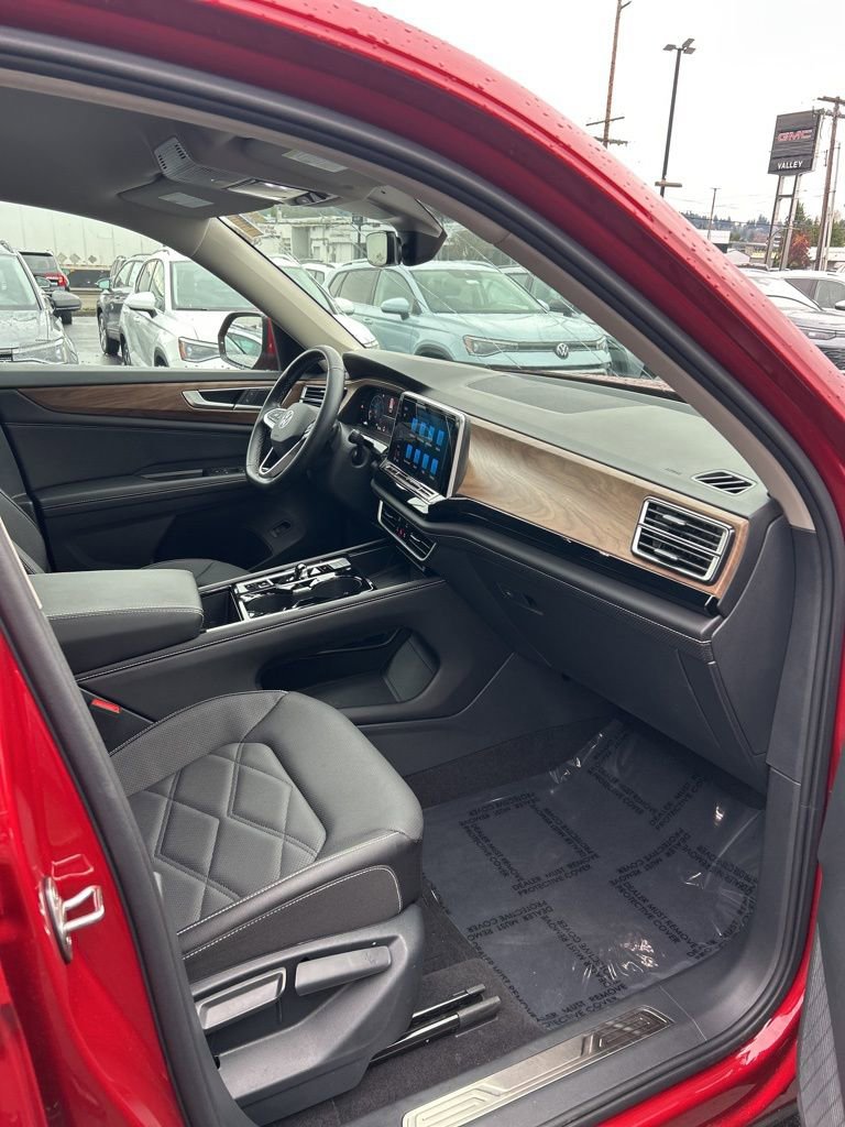 Used 2024 Volkswagen Atlas SE image 29