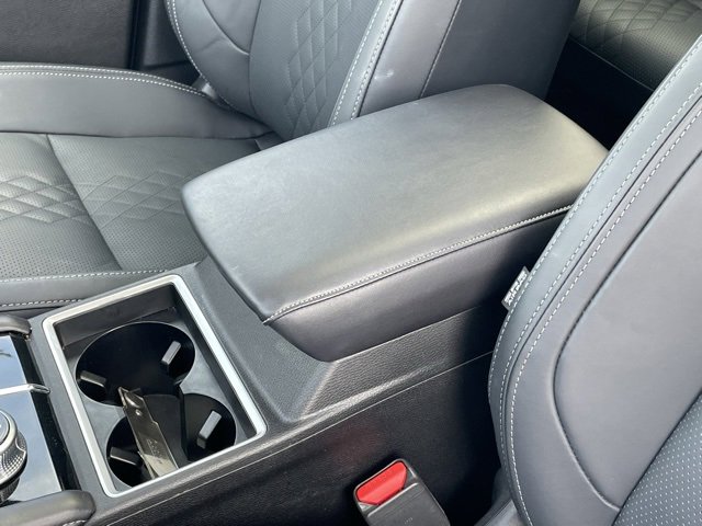 Used 2025 Mitsubishi Outlander SEL Black Edition image 36