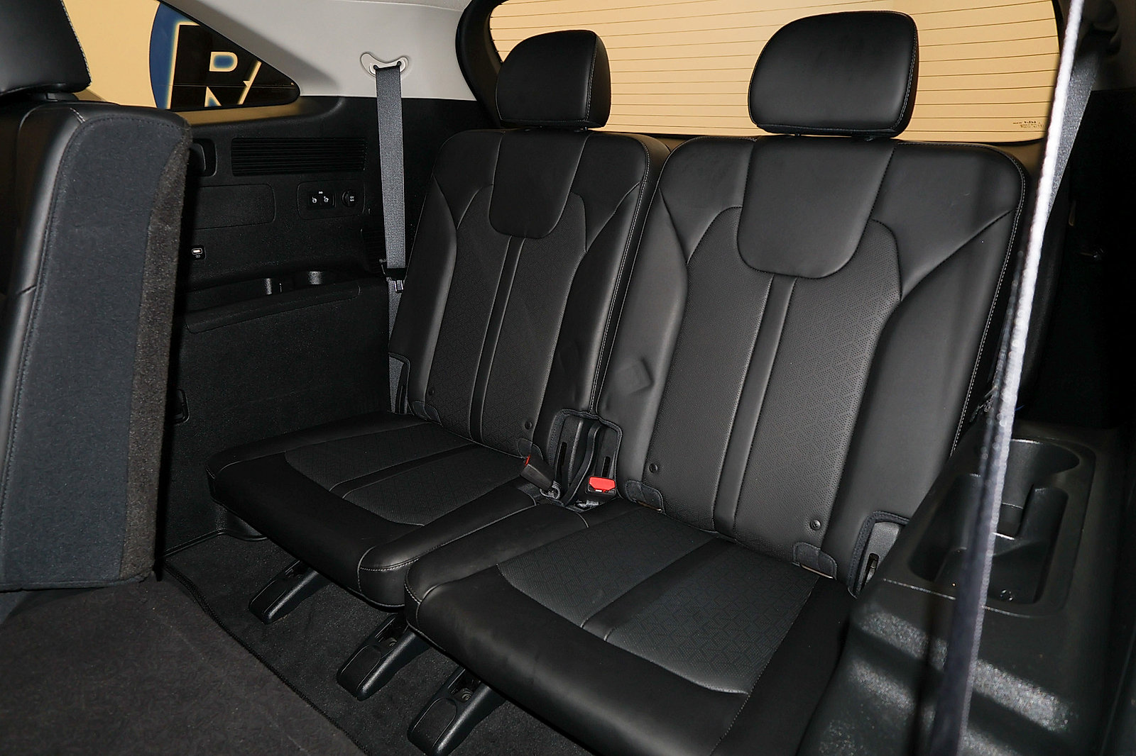 Used 2022 Kia Sorento S w/ Panoramic Sunroof Package FWD image 19
