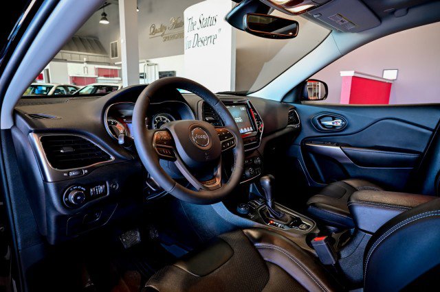 Used 2022 Jeep Cherokee Limited w/ Mopar Interior Package image 14