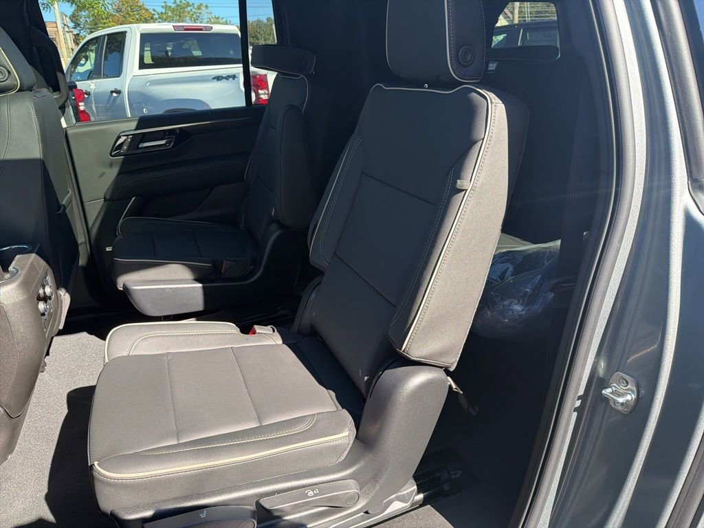 New 2026 Chevrolet Suburban Premier image 31