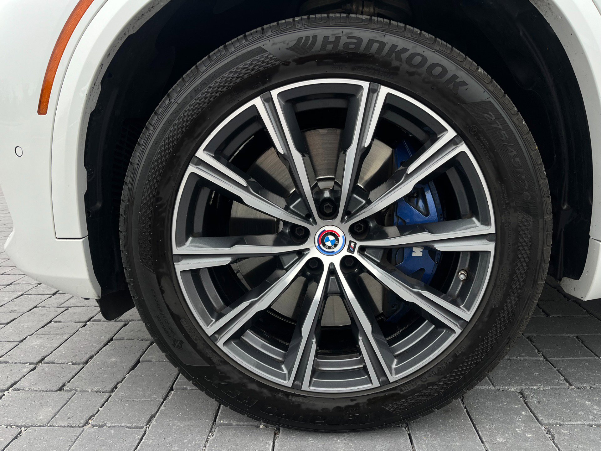 Used 2022 BMW X5 M50i w/ Executive Package image 14